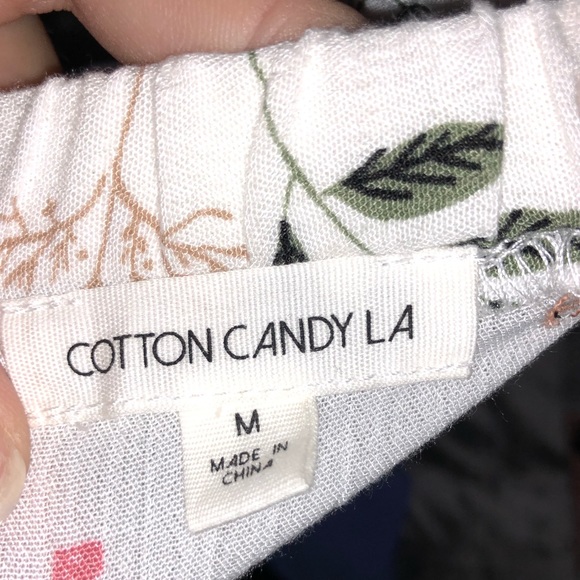 Off the Shoulder Floral Top! Never Worn! - Picture 3 of 3